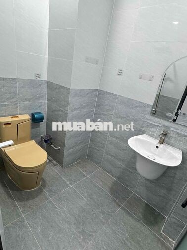 PHÒNG BAN CÔNG - MÁY LẠNH - TỦ GỖ - MÁY QUẠT