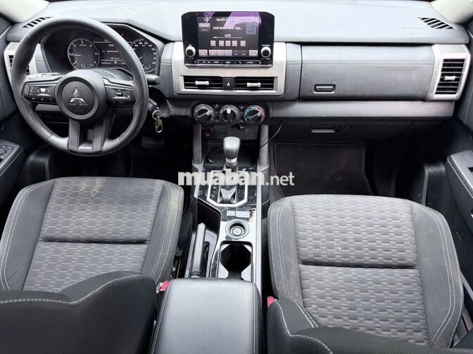 Mitsubishi Triton GLX 2.5AT 4x2 2024 Đen