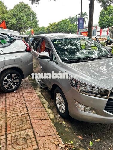 Toyota Innova 7 chỗ Số sàn Bạc