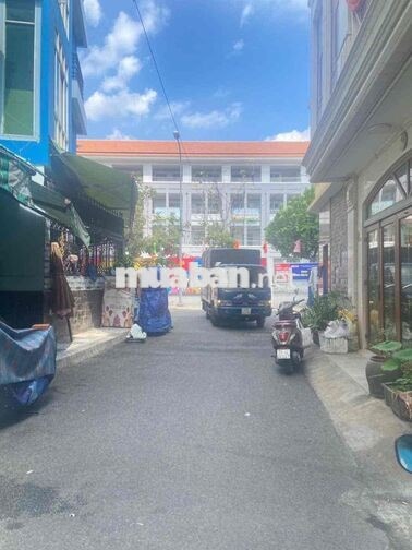 BÁN NHÀ ĐƯỜNG HOA SỮA NGAY PHAN XÍCH LONG
