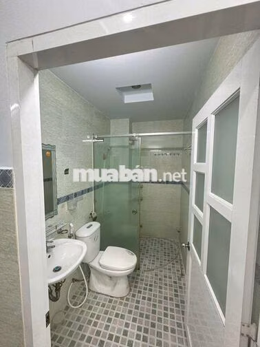 NHÀ 5 TẦNG - HẺM RỘNG RÃI THÔNG THOÁNG 