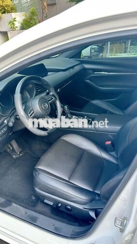 Mazda Mazda 3 Hatback 1.5G AT 2022 Trắng 40.000 km