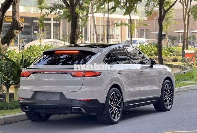 Cần Bán chiếc Porsche Cayenne Coupe Model 2022