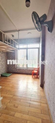 Phòng trọ có gác có ban công thoáng mát