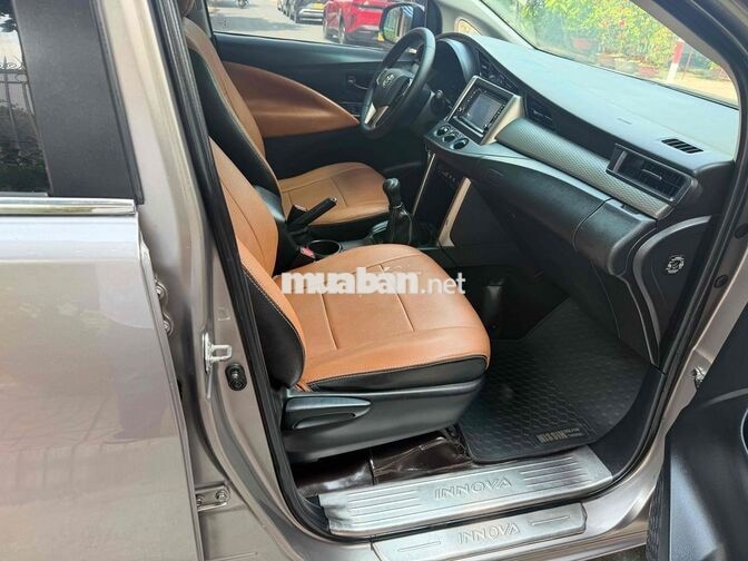 Toyota Innova 2018 Số sàn Vàng đồng 128126 km