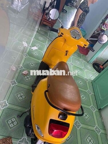 Piaggio Vespa 125 Ý màu Vàng