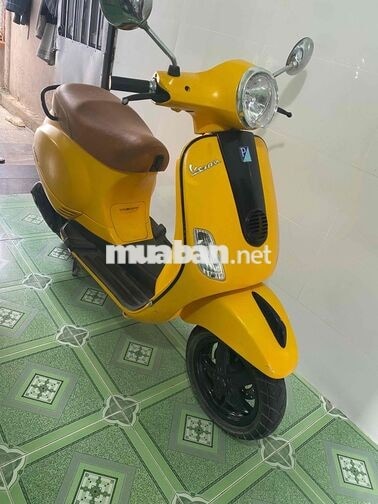 Piaggio Vespa 125 Ý màu Vàng
