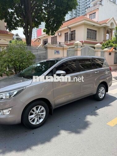 Toyota Innova 2018 Số sàn Vàng đồng 128126 km