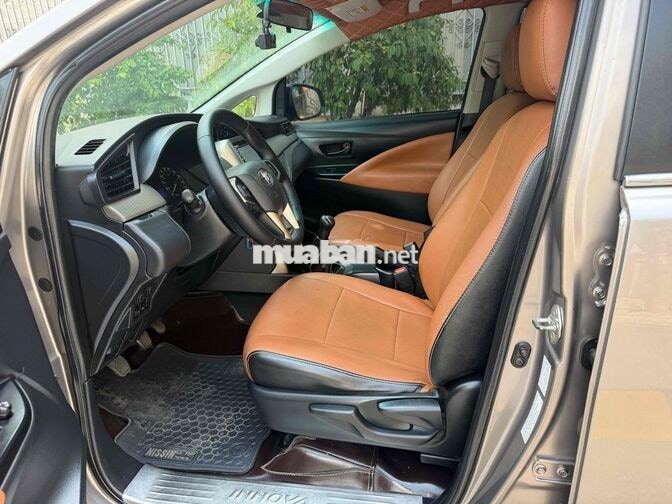 Toyota Innova 2018 Số sàn Vàng đồng 128126 km