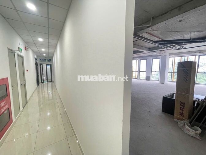 Cho thuê mặt bằng văn phòng full kính 150m²- chỉ 10 triệu/tháng