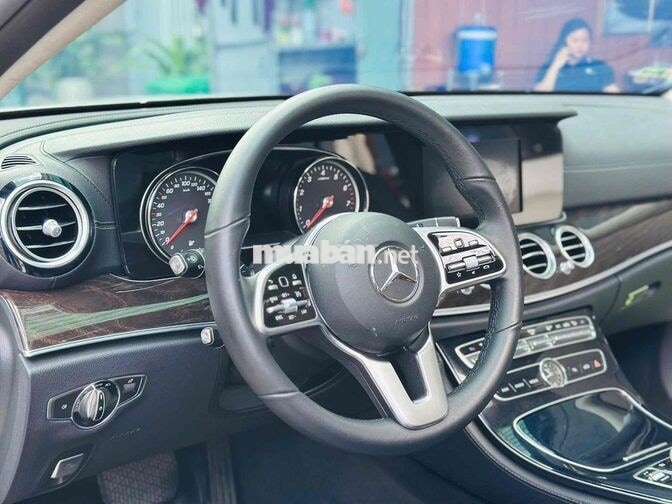 Mercedes-Benz E250 2017 Model 2018 Trắng