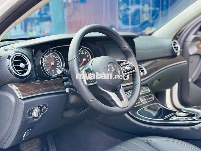 Mercedes-Benz E250 2017 Model 2018 Trắng