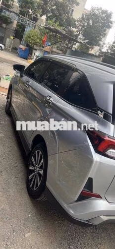 Toyota Veloz Cross 7 chỗ Bạc