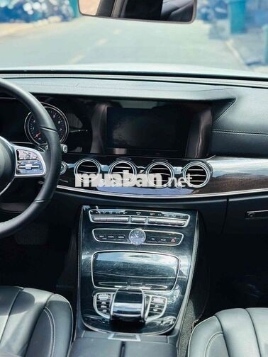 Mercedes-Benz E250 2017 Model 2018 Trắng