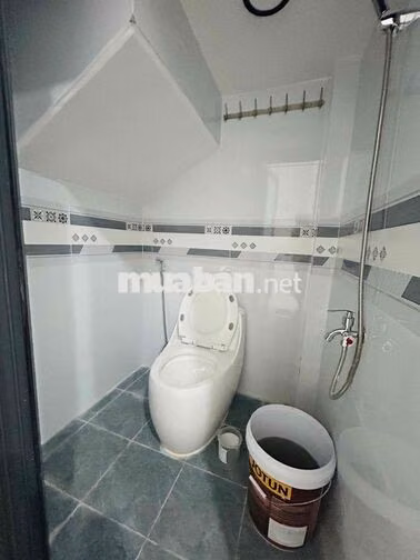 Cho Thuê Nguyên căn xe hơi đỗ cửa