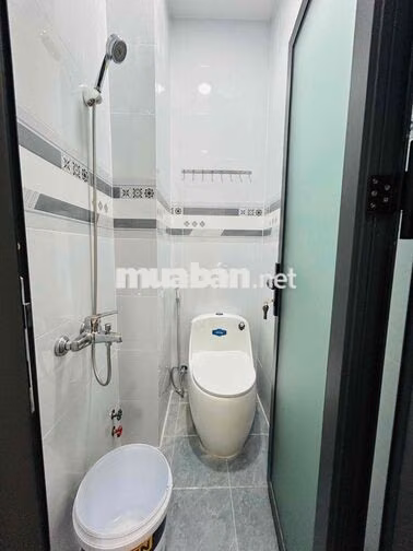 Cho Thuê Nguyên căn xe hơi đỗ cửa