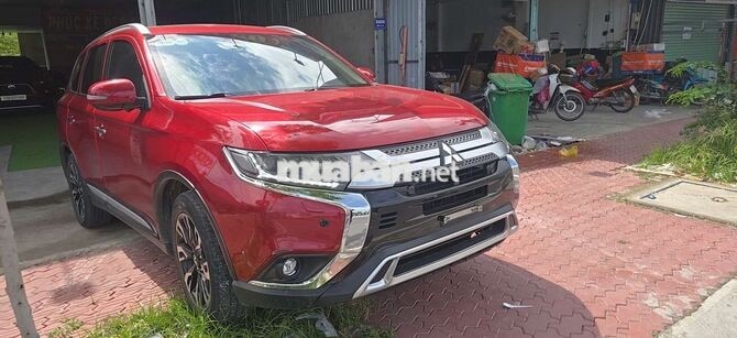 Mitsubishi Outlander Bản full Số tự động Đỏ