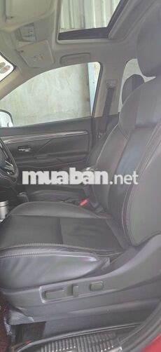Mitsubishi Outlander Bản full Số tự động Đỏ