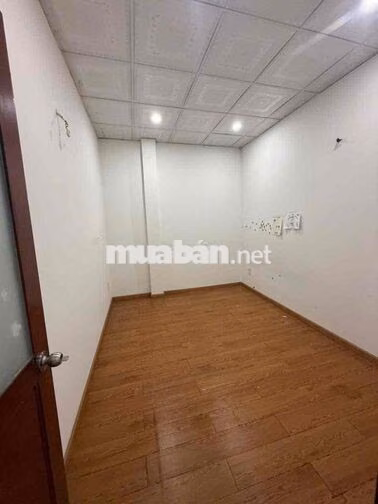 Cho thuê nhà (5m x 20m) có 3 phòng ngủ trệt trống suốt hẻm ô tô 6m