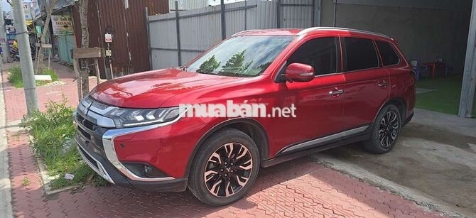 Mitsubishi Outlander Bản full Số tự động Đỏ