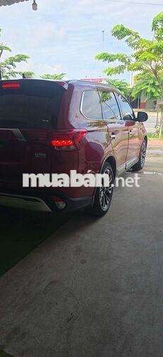 Mitsubishi Outlander Bản full Số tự động Đỏ