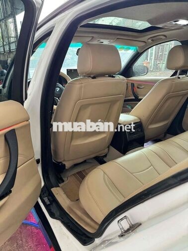 BMW 320i 2010 Trắng