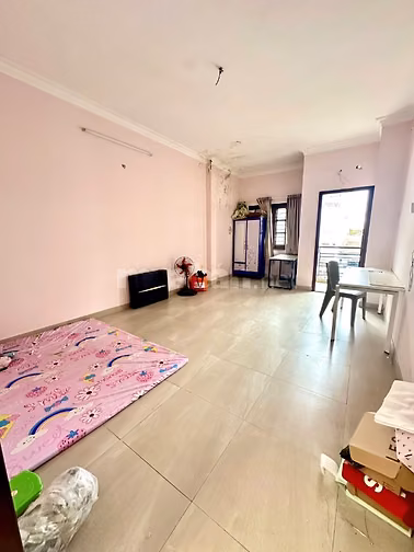 Cần cho thuê phòng rộng nguyên tầng 2 nhà phố DTSD hơn 50m2 ((2-3Nữ) )