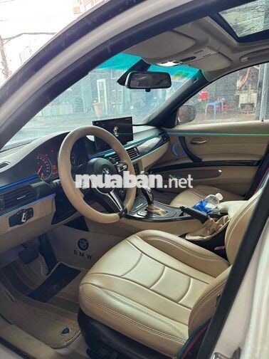 BMW 320i 2010 Trắng