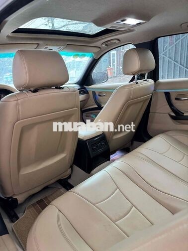 BMW 320i 2010 Trắng