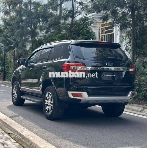 Ford Everest 2020 2.0AT 1 cầu Đen 14 vạn km