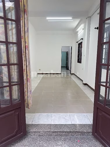 Nhà cho thuê tầng trệt, hẻm xi măng 3m Trương Quốc Dung, Phú Nhuận