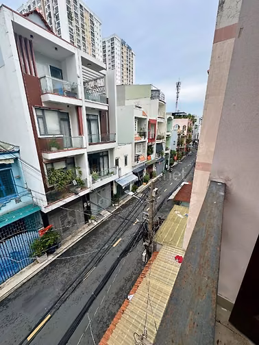 Cần cho thuê phòng rộng nguyên tầng 2 nhà phố DTSD hơn 50m2 ((2-3Nữ) )