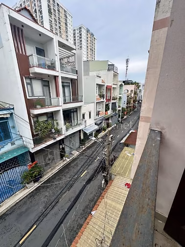 Cần cho thuê phòng rộng nguyên tầng 2 nhà phố DTSD hơn 50m2 ((2-3Nữ) )
