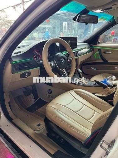 BMW 320i 2010 Trắng