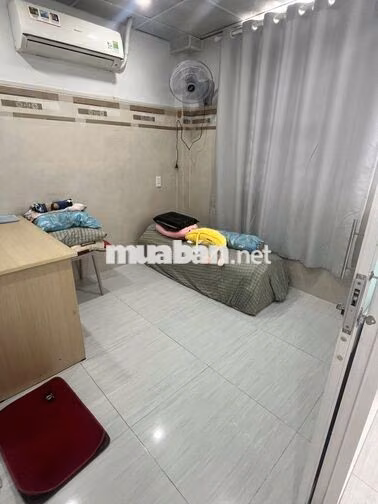Nhà 4 tầng 4x11m full nội thất đường Trần bá giao,có sổ Hồng,chính chủ