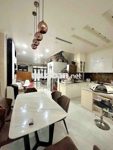 Mặt Tiền 400m2 - full nội thất - đối diện Aeon Tên Lửa