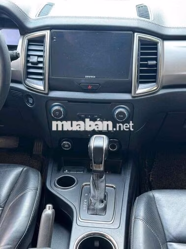 Ford Everest 2020 2.0AT 1 cầu Đen 14 vạn km