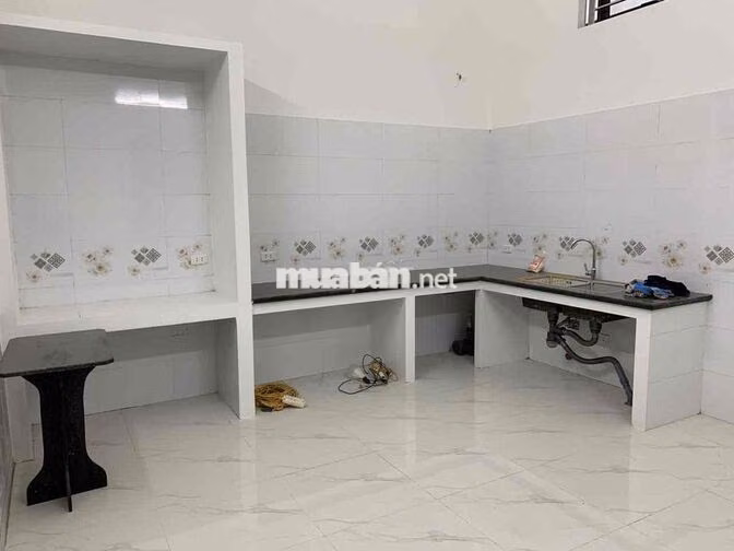 Cho thuê nhà mặt tiền làm văn phòng, cửa hàng hoặc để ở