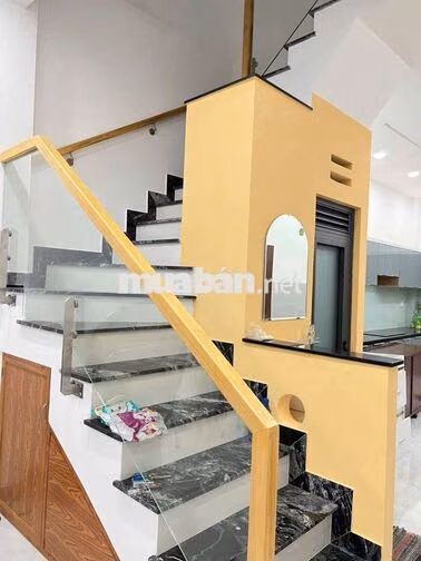 Cho thuê nhà nguyên căn 4 phòng ngủ 4 máy lạnh hẻm xe hơi 
