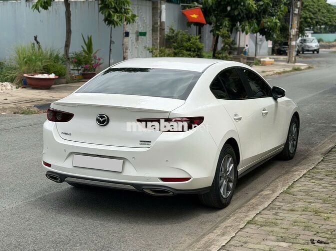 Mazda 3 Luxury 2022 Trắng 50.000 km