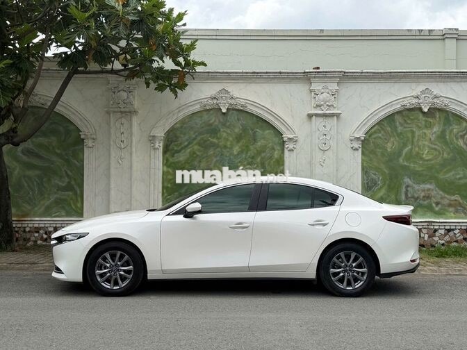 Mazda 3 Luxury 2022 Trắng 50.000 km