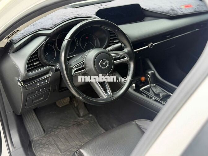Mazda 3 Luxury 2022 Trắng 50.000 km