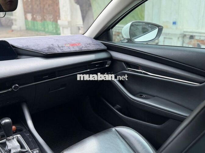 Mazda 3 Luxury 2022 Trắng 50.000 km