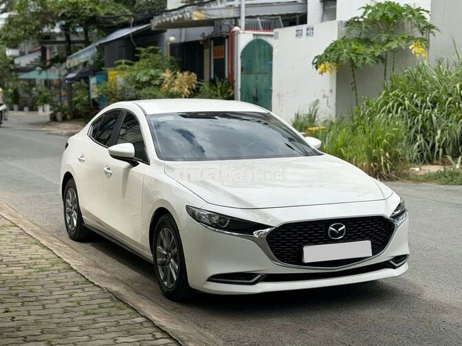 Mazda 3 Luxury 2022 Trắng 50.000 km