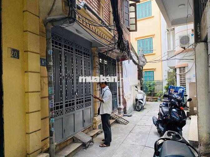 CHO THUÊ NHÀ NGUYÊN CĂN NGÕ 196 CẦU GIẤY- 4 NGỦ FULL ĐỒ GIÁ 12TR RẤT R