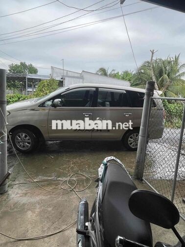 Toyota Innova 2011 Vàng cát Xe gia đình