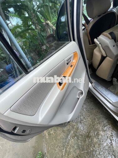 Toyota Innova 2011 Vàng cát Xe gia đình