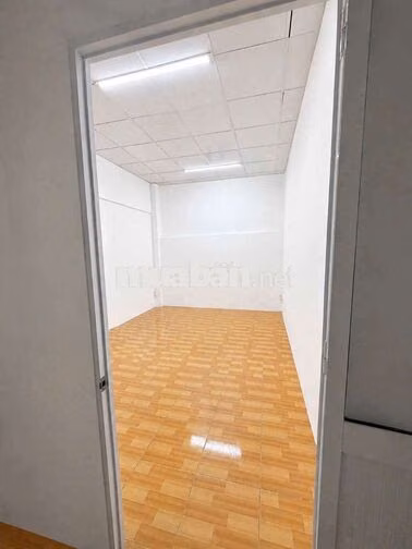NHÀ LÀM VP, KHO NGAY GIGAMALL PVĐ. DT 200M2 NGANG 8M SÂN ĐẬU 2 OTO