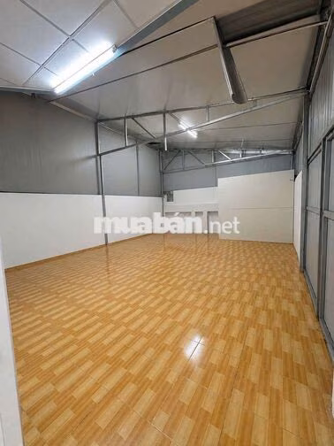 NHÀ LÀM VP, KHO NGAY GIGAMALL PVĐ. DT 200M2 NGANG 8M SÂN ĐẬU 2 OTO