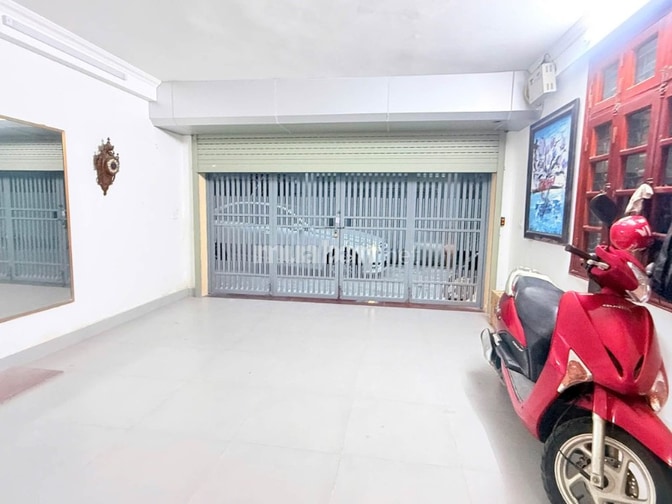 Bán nhà 5 tầng 75m2 phố Nguyễn Chí Thanh, Đống Đa, đường ô tô, gần phố